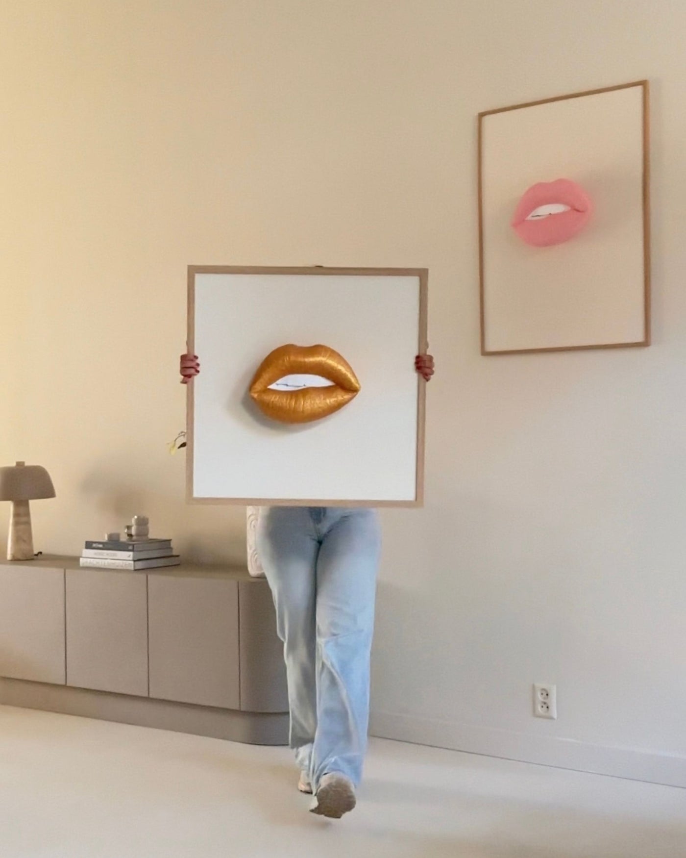 Handgemaakt kunstwerk met 3D gouden mond (maat L) - 62 x 62 cm