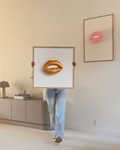 Handgemaakt kunstwerk met 3D gouden mond (maat L) - 62 x 62 cm