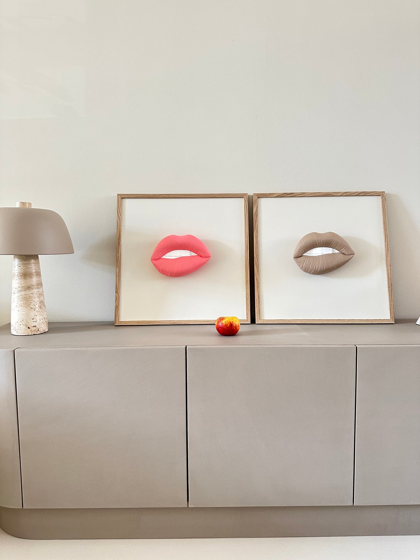 Handgemaakt kunstwerk met 3D mond  - 47 x 47 cm (maat M)