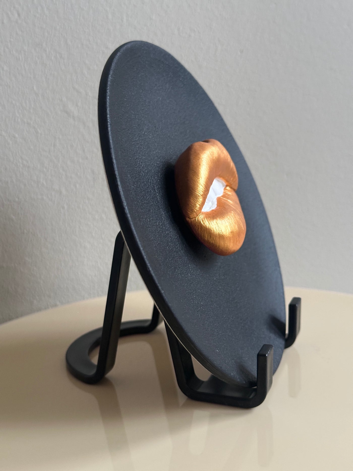 Standaard voor keramieken bordjes & tegels - goud, zwart & zilver