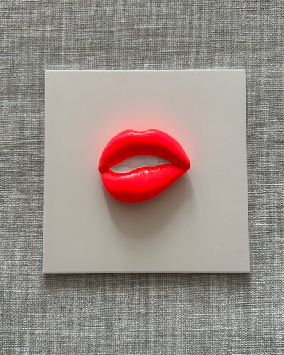 Tegel met 3D mond wandtegel keramiek neon 15x15 cm