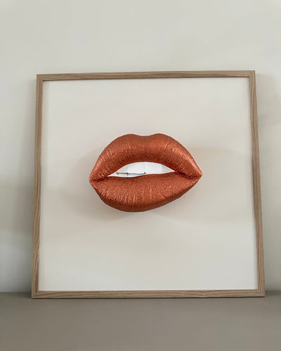 Handgemaakt kunstwerk met 3D mond (maat L) - 62 x 62 cm