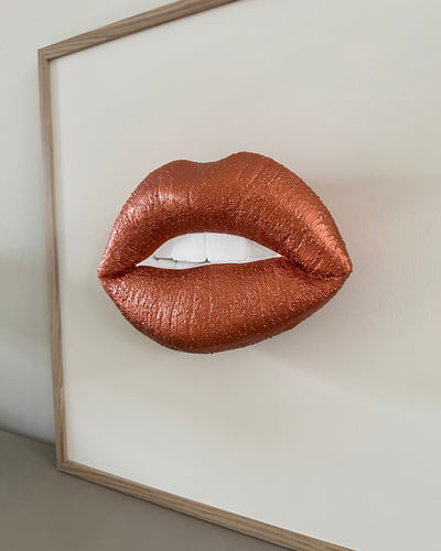 Handgemaakt kunstwerk met 3D mond (maat L) - 62 x 62 cm