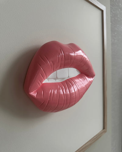 Handgemaakt kunstwerk met 3D mond  - 47 x 47 cm (maat M)