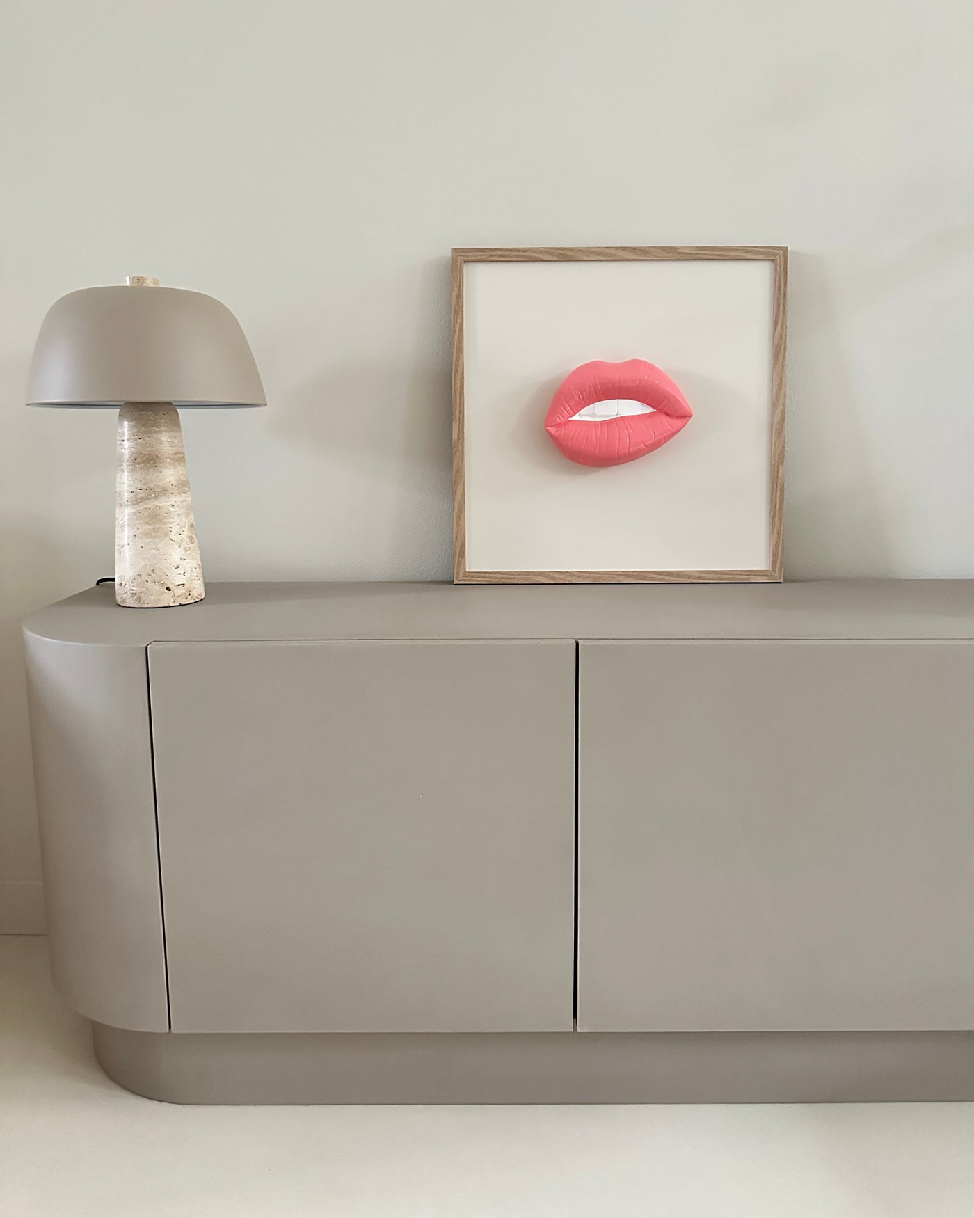 Handgemaakt kunstwerk met 3D mond  - 47 x 47 cm (maat M)