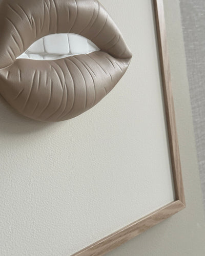 Handgemaakt kunstwerk met 3D mond  - 47 x 47 cm (maat M)